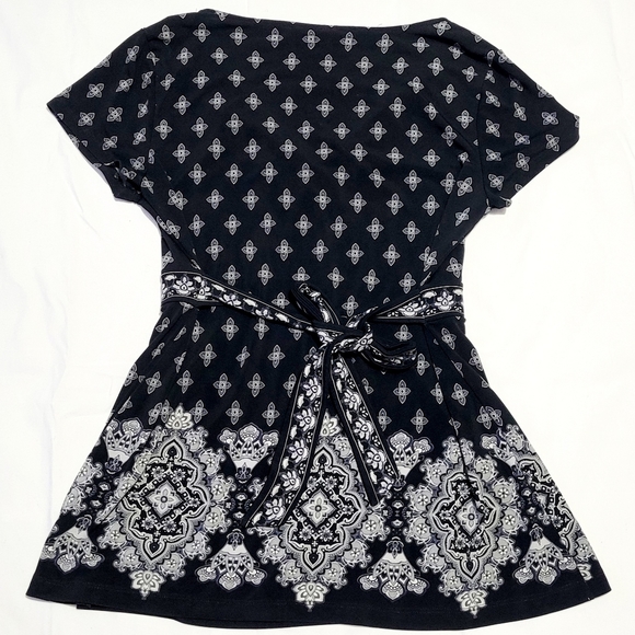 APT. 9 Women's Size S Blouse Top Geometric Print V-neck Flared Shirt - Picture 2 of 7